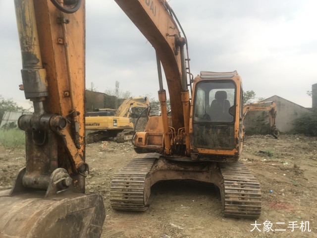 现代R130W-5挖掘机 现代R130W-5挖掘机